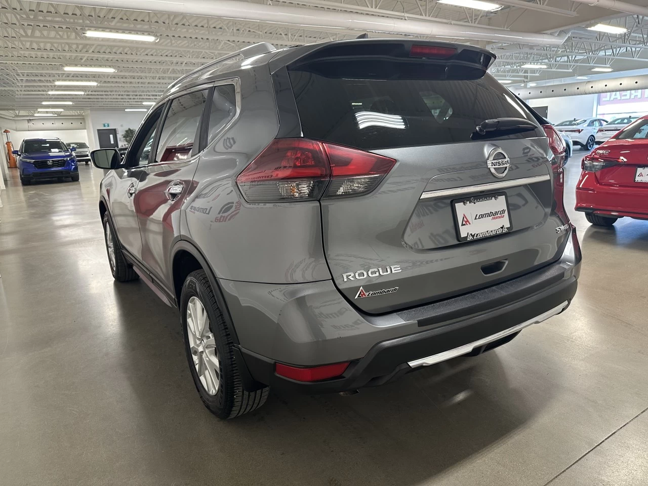 2018 Nissan Rogue SV Image principale