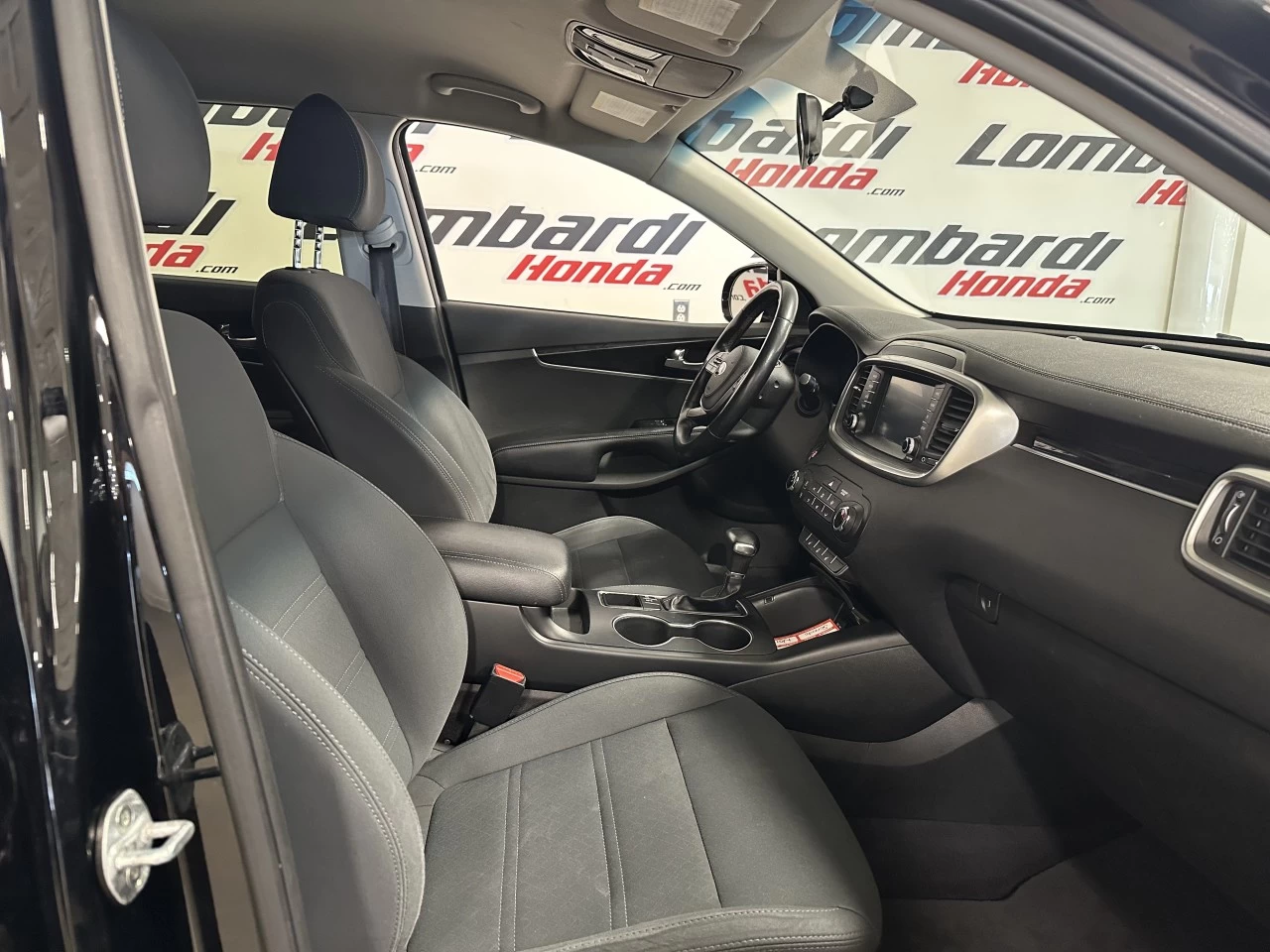 2019 Kia Sorento
                                                    LX Image principale