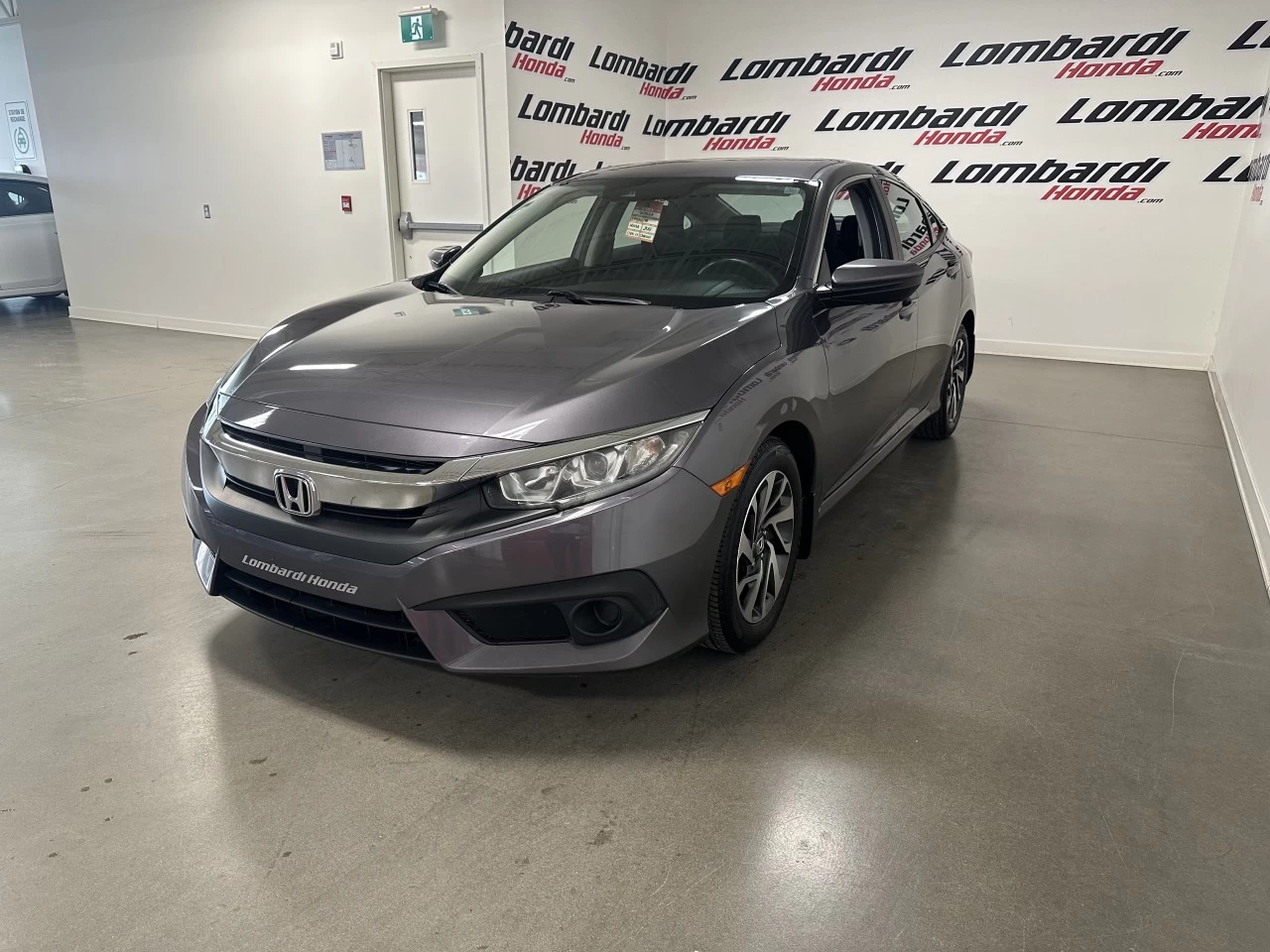 2018 Honda Civic SE https://www.lombardihonda.com/resize/b990ff35b810a3abc0cc817b2ca24889-1