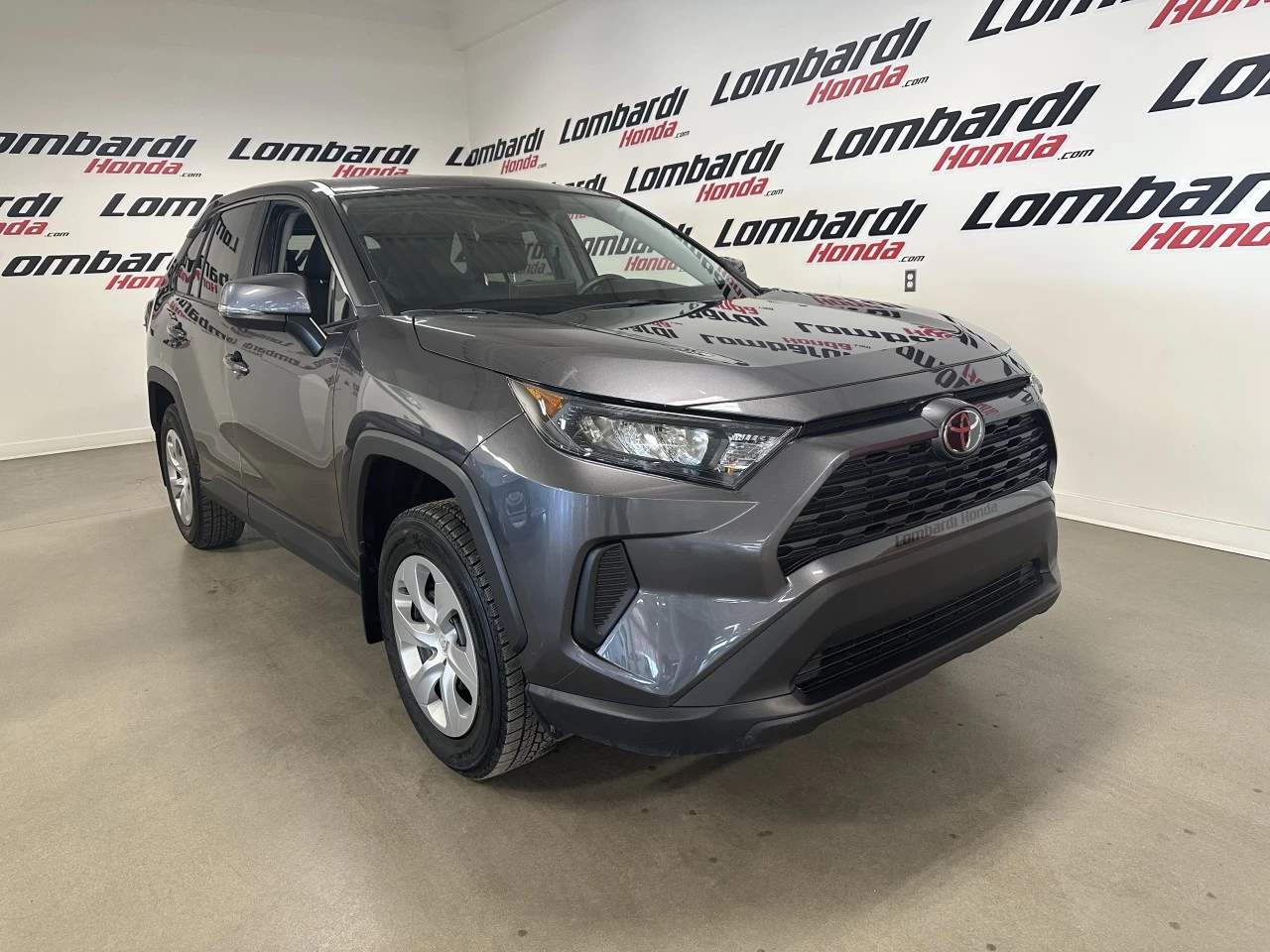 2023 Toyota RAV4
                                                    LE Image principale