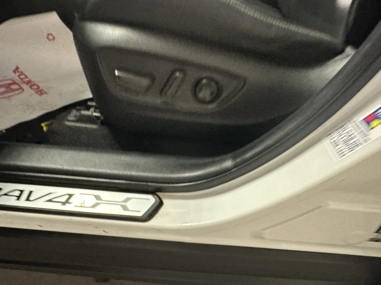 2021 Toyota RAV4
                                                    Limited Image principale