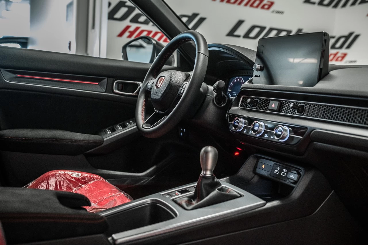 2025 Honda Civic Type R https://www.lombardihonda.com/resize/b990ff35b810a3abc0cc817b2ca24889-1