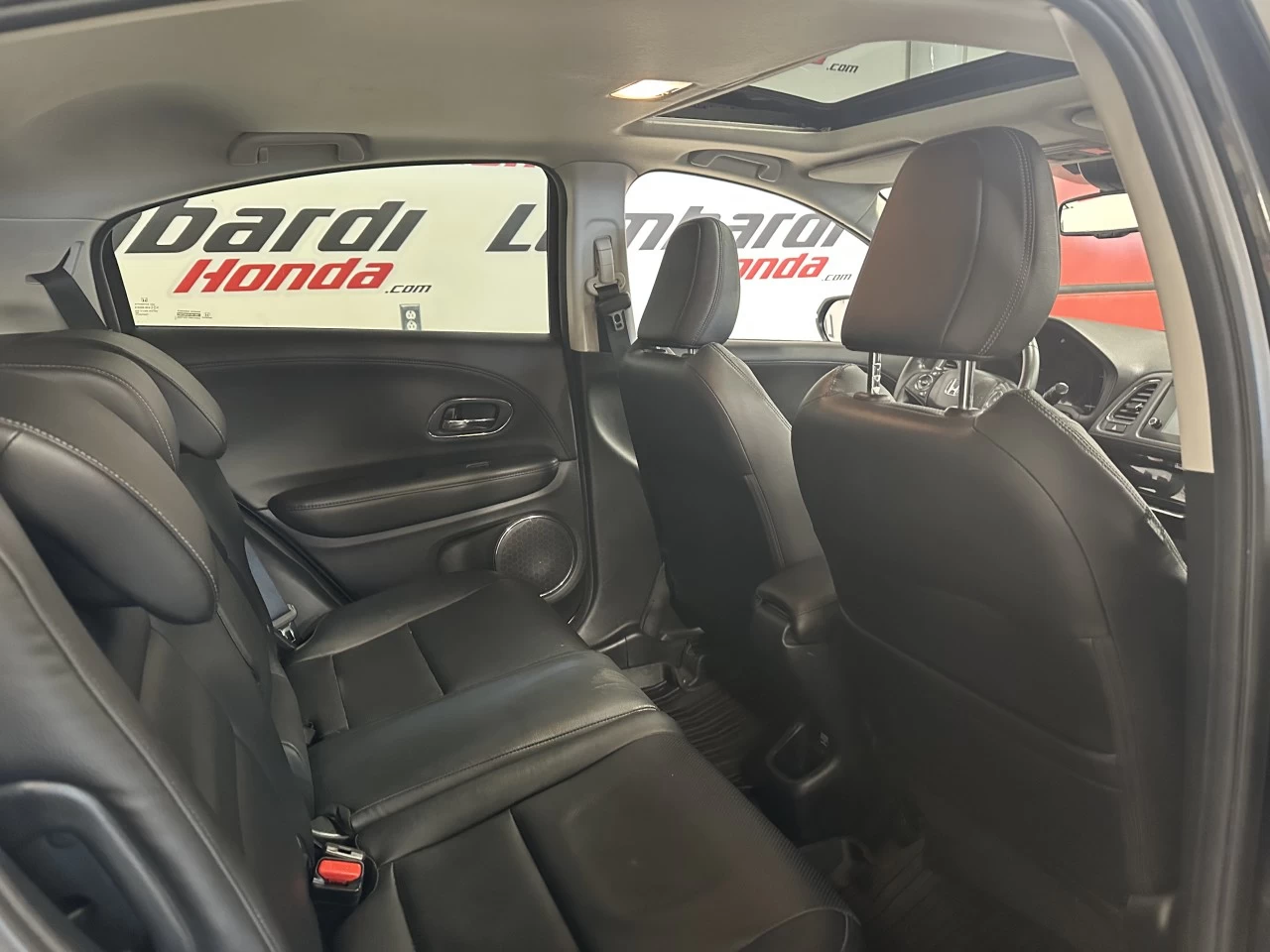 2019 Honda HR-V Touring Main Image