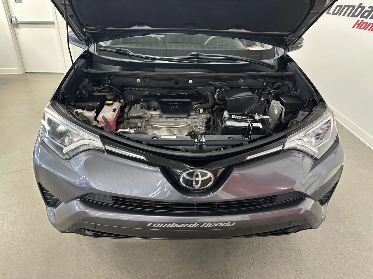 2017 Toyota RAV4 LE Image principale