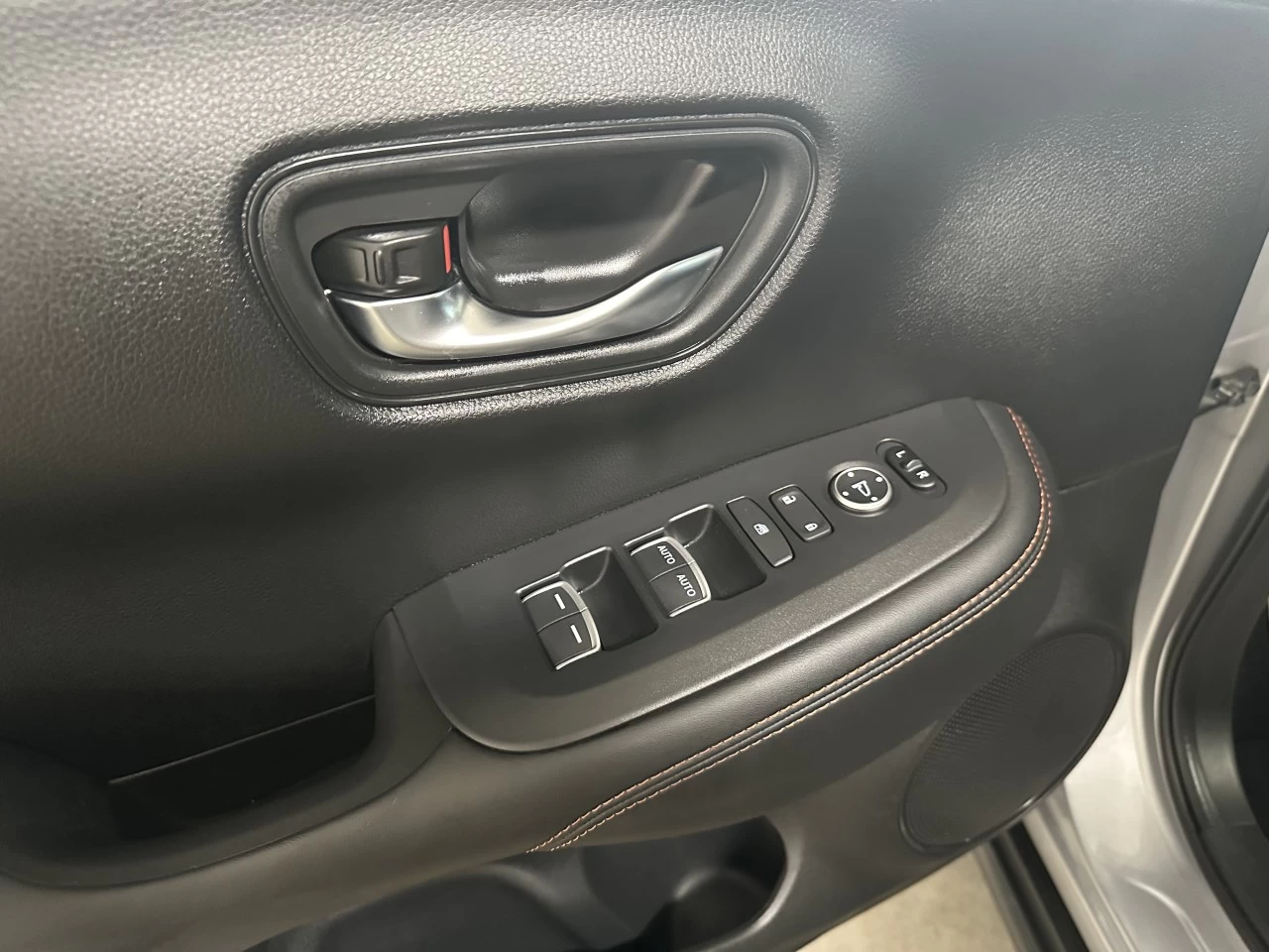 2023 Honda HR-V Sport https://www.lombardihonda.com/resize/b990ff35b810a3abc0cc817b2ca24889-1