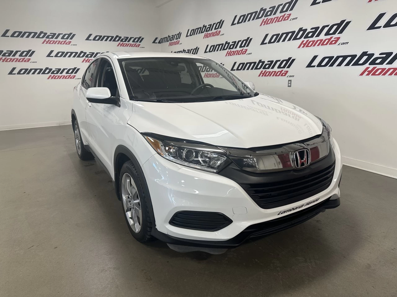 2022 Honda HR-V LX https://www.lombardihonda.com/resize/b990ff35b810a3abc0cc817b2ca24889-1