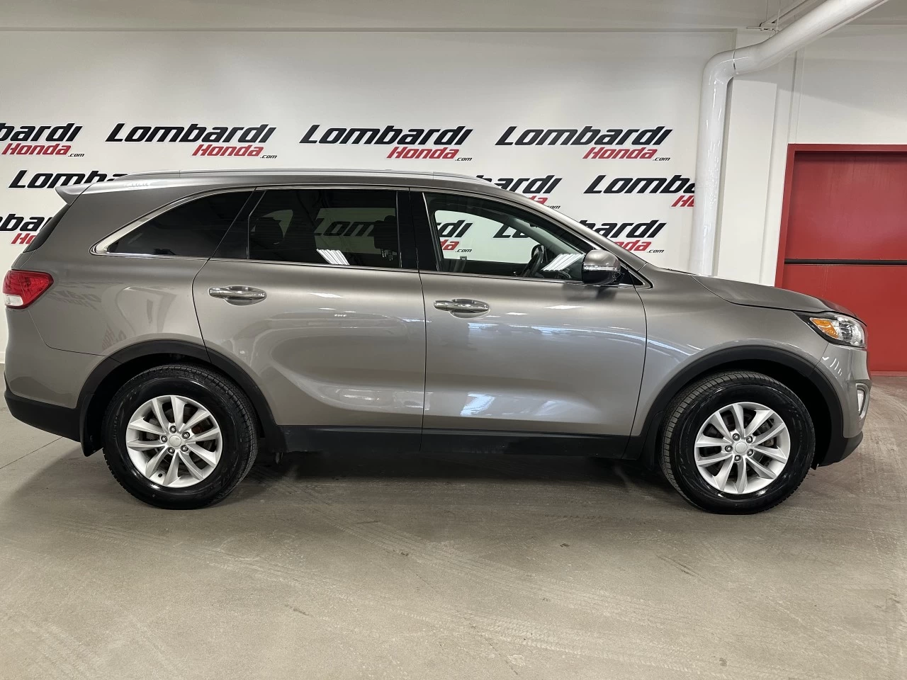 2017 Kia Sorento LX Main Image