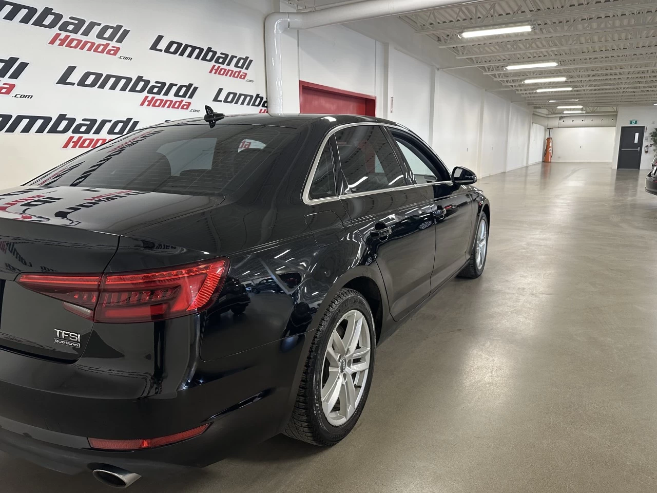 2017 Audi A4 Komfort Main Image