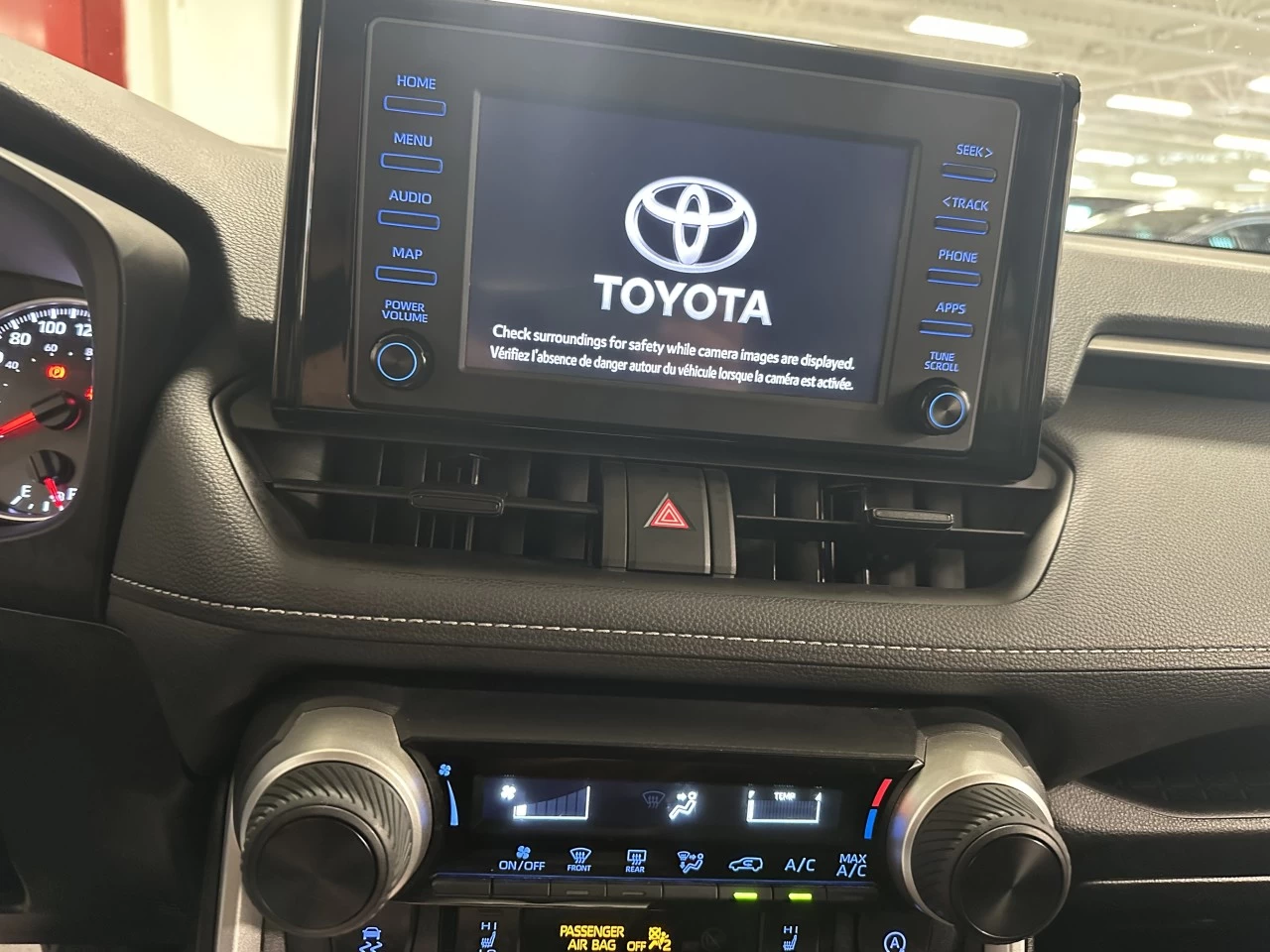 2022 Toyota RAV4 LE Main Image