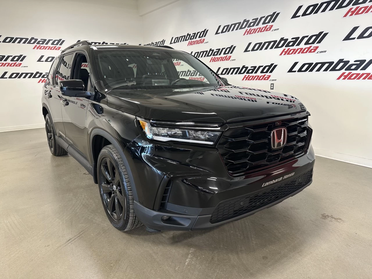 2023 Honda Pilot
                                                    Black Edition Main Image