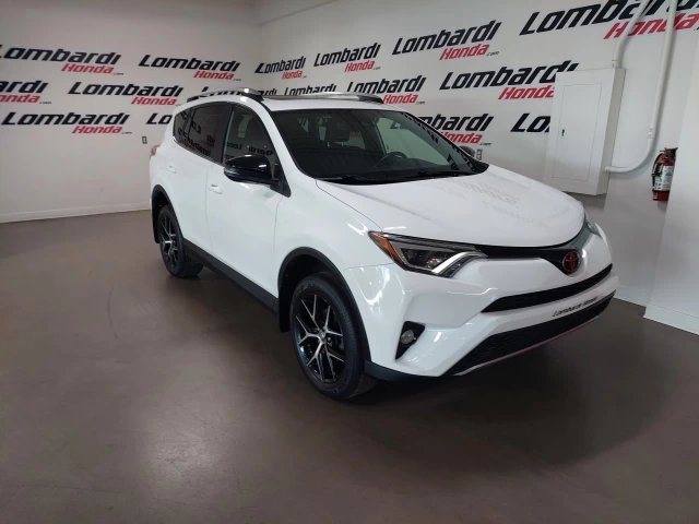 Toyota RAV4 SE AWD 2018