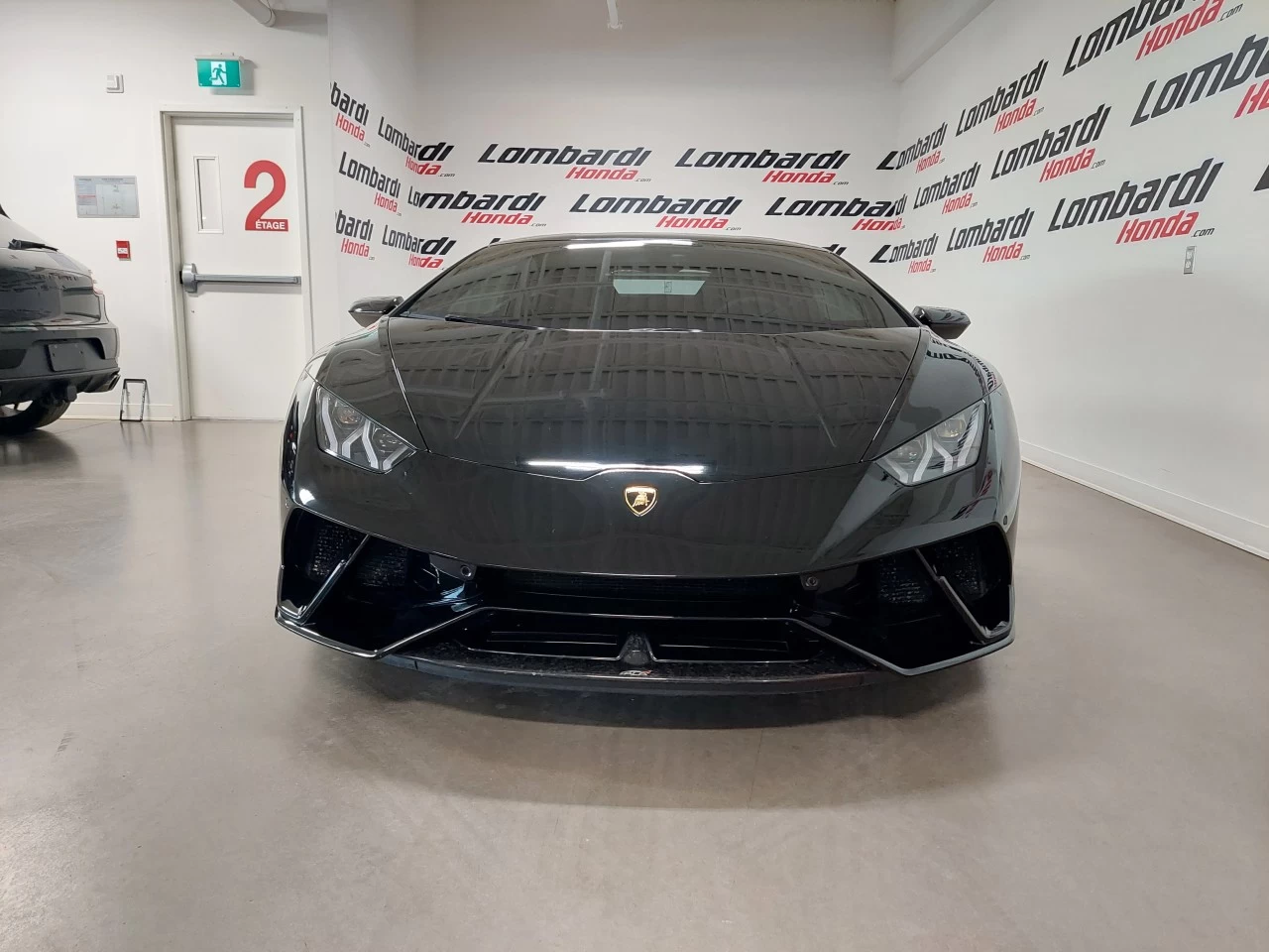 2018 Lamborghini Huracan Performante CPO 12Mois+ https://www.lombardihonda.com/resize/b990ff35b810a3abc0cc817b2ca24889-1