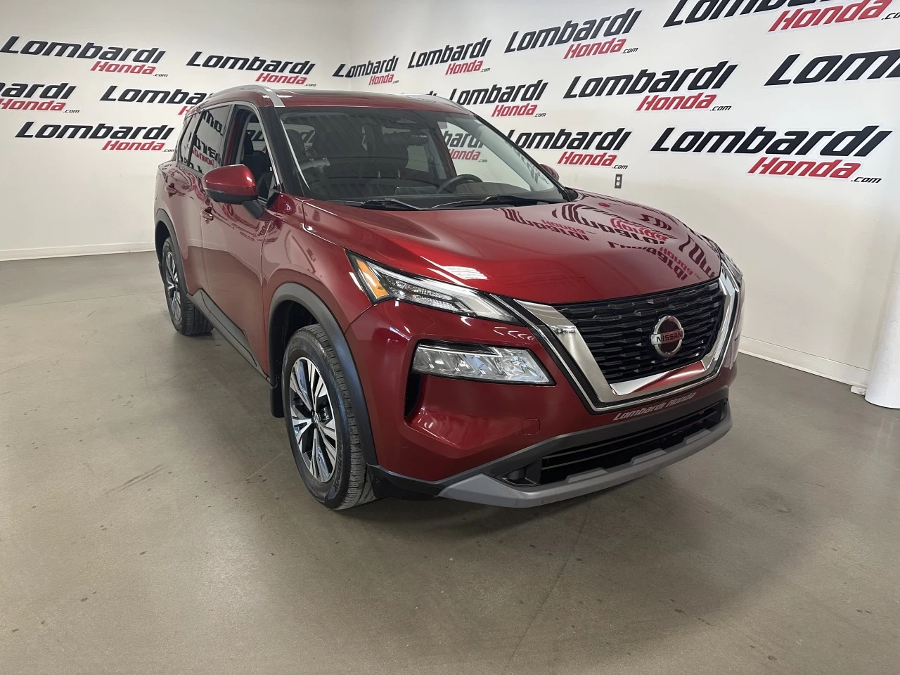 2021 Nissan Rogue
                                                    SV Image principale