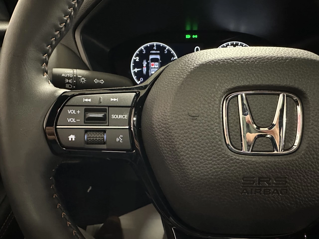 2025 Honda HR-V Sport https://www.lombardihonda.com/resize/b990ff35b810a3abc0cc817b2ca24889-1