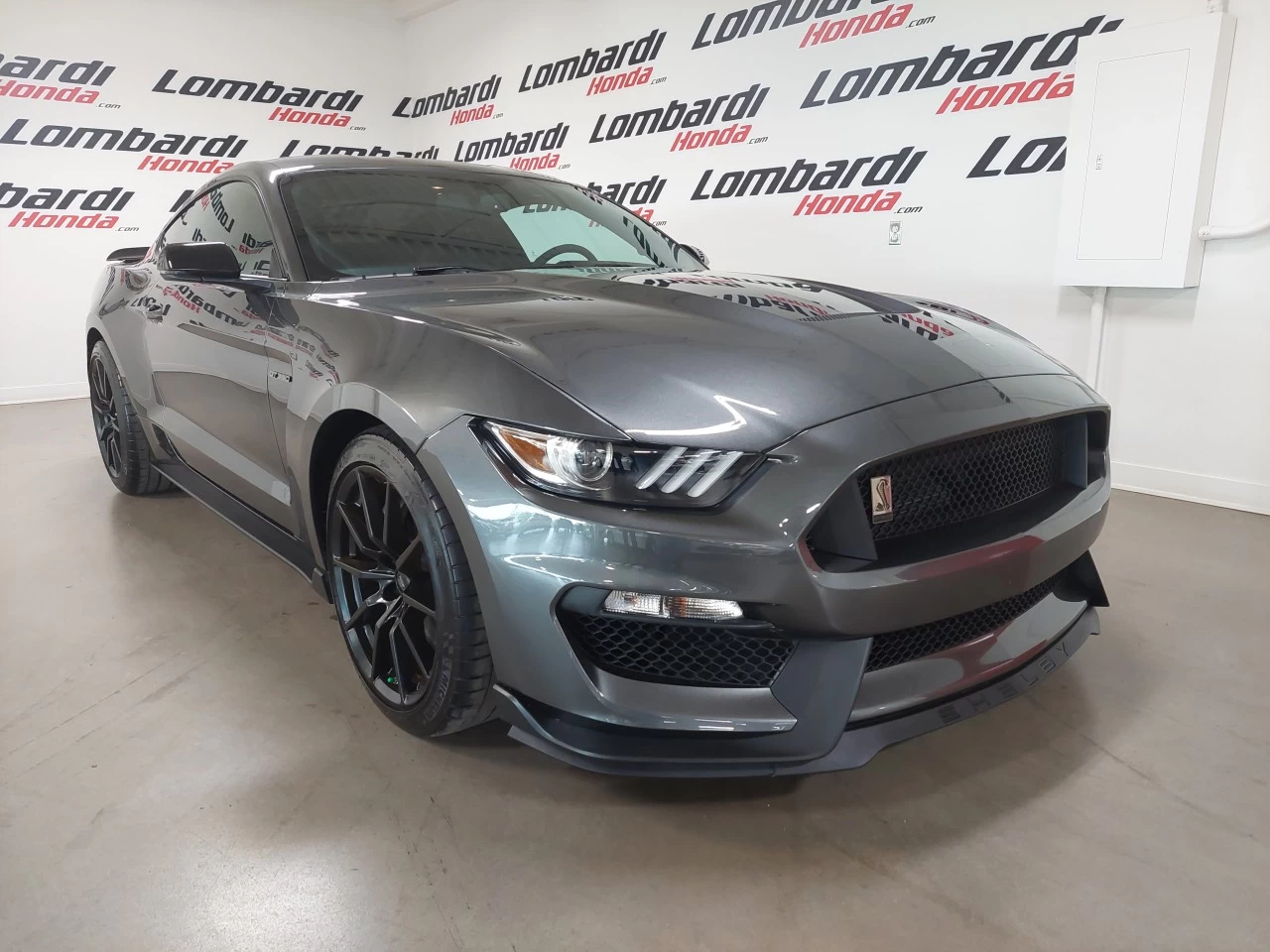 2017 Ford Mustang Shelby GT350 https://www.lombardihonda.com/resize/b990ff35b810a3abc0cc817b2ca24889-1