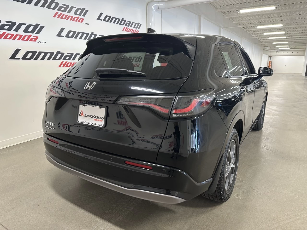 2024 Honda HR-V EX-L https://www.lombardihonda.com/resize/b990ff35b810a3abc0cc817b2ca24889-1