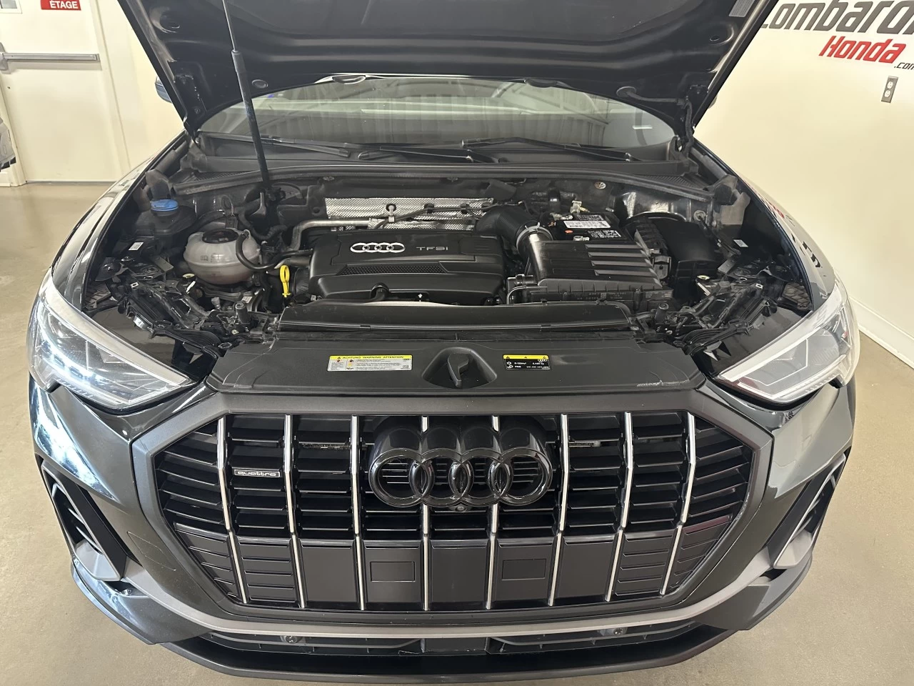 2019 Audi Q3 Technik Main Image