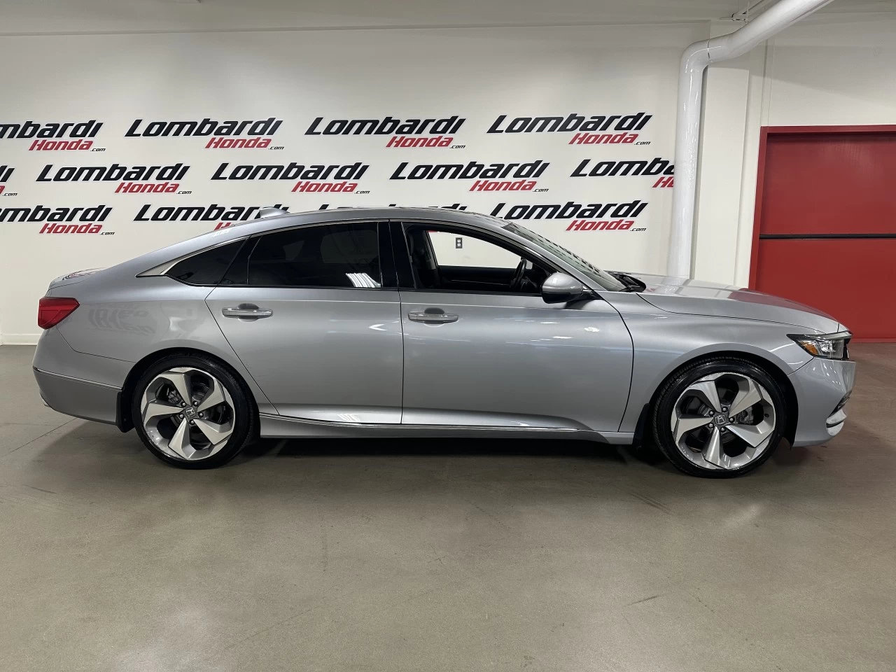 2018 Honda Accord
                                                    Touring Image principale
