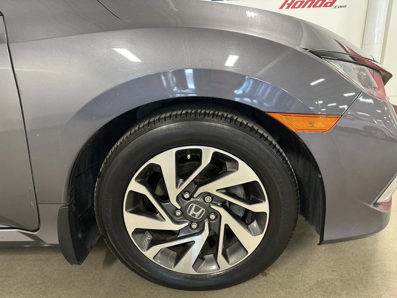 2020 Honda Civic
                                                    EX Image principale