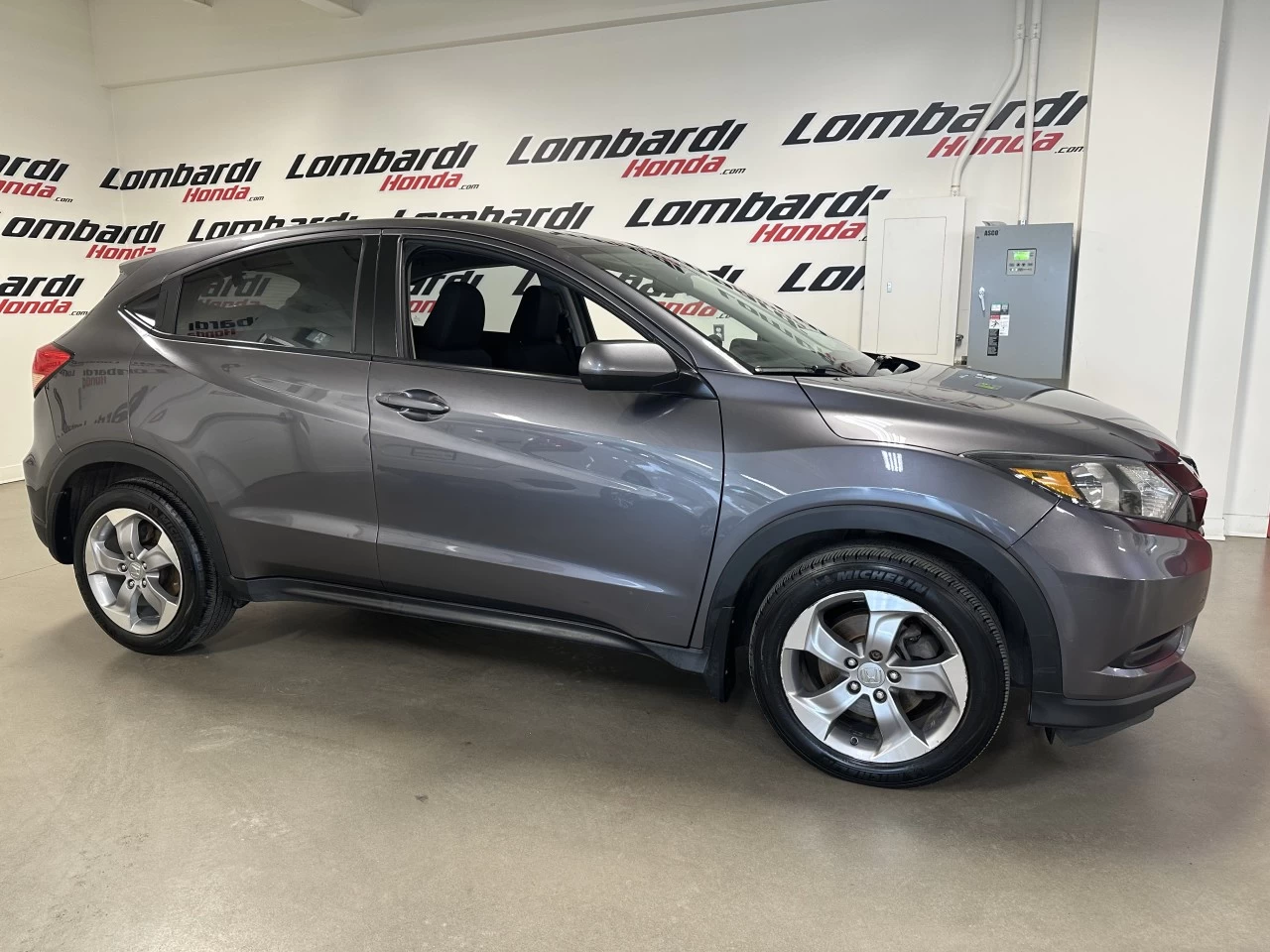 2017 Honda HR-V
                                                    LX Main Image