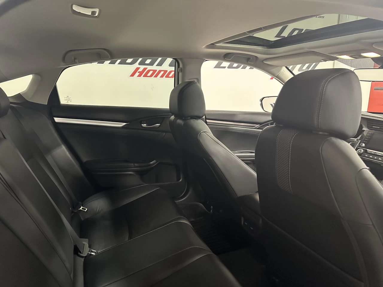 2020 Honda Civic Touring Main Image