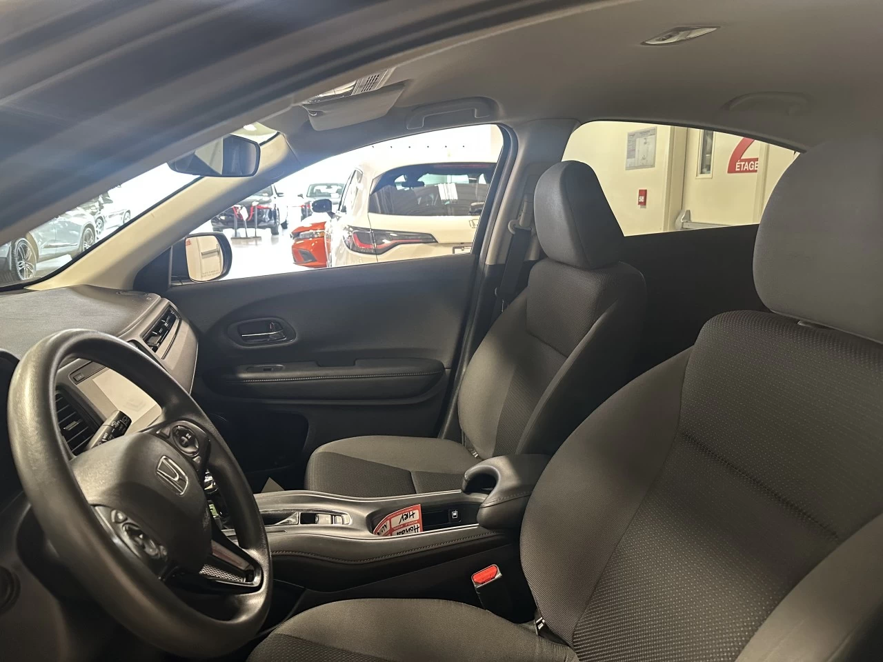 2022 Honda HR-V
                                                        LX Image principale