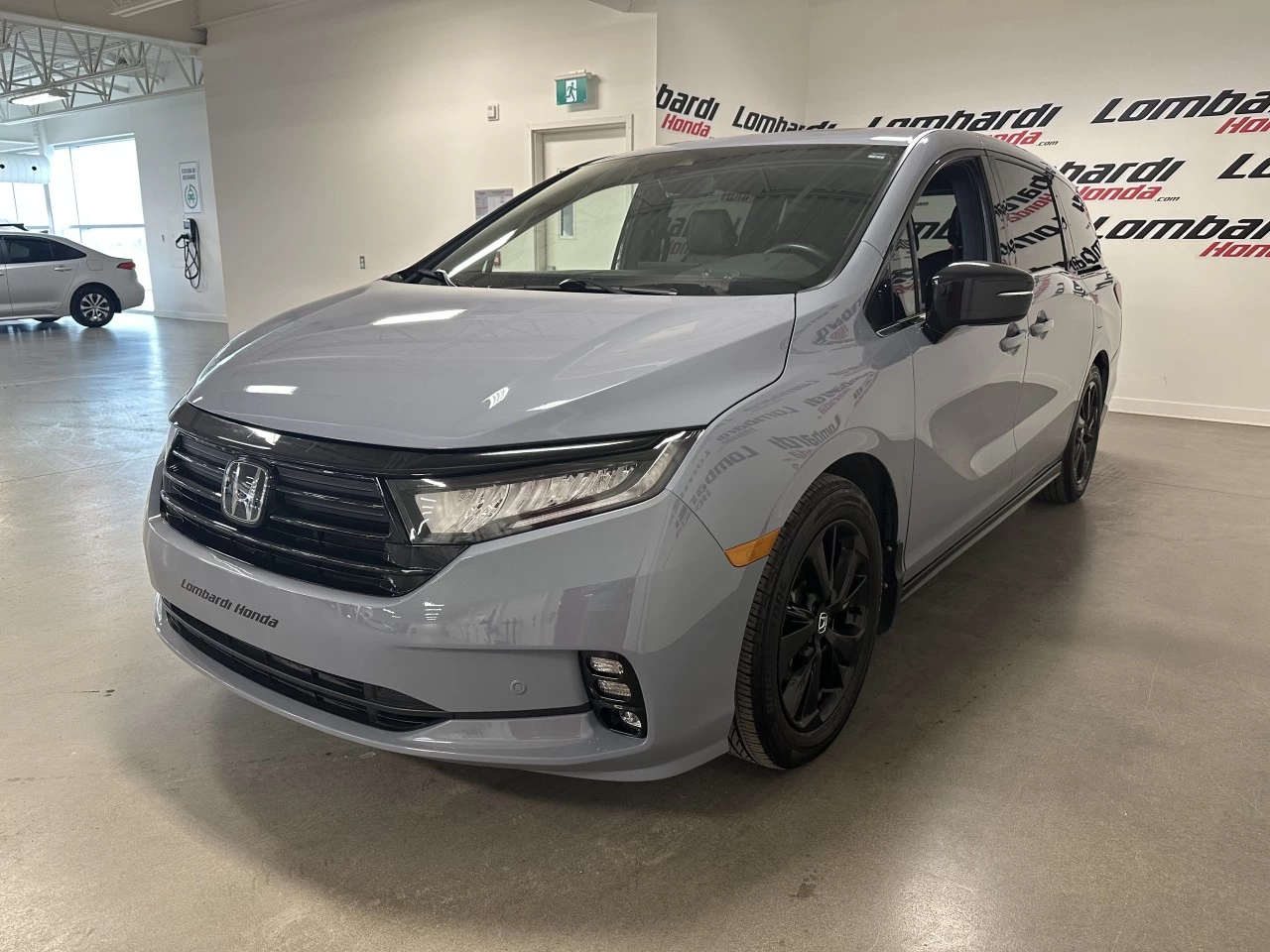 2023 Honda Odyssey Black Edition https://www.lombardihonda.com/resize/b990ff35b810a3abc0cc817b2ca24889-1