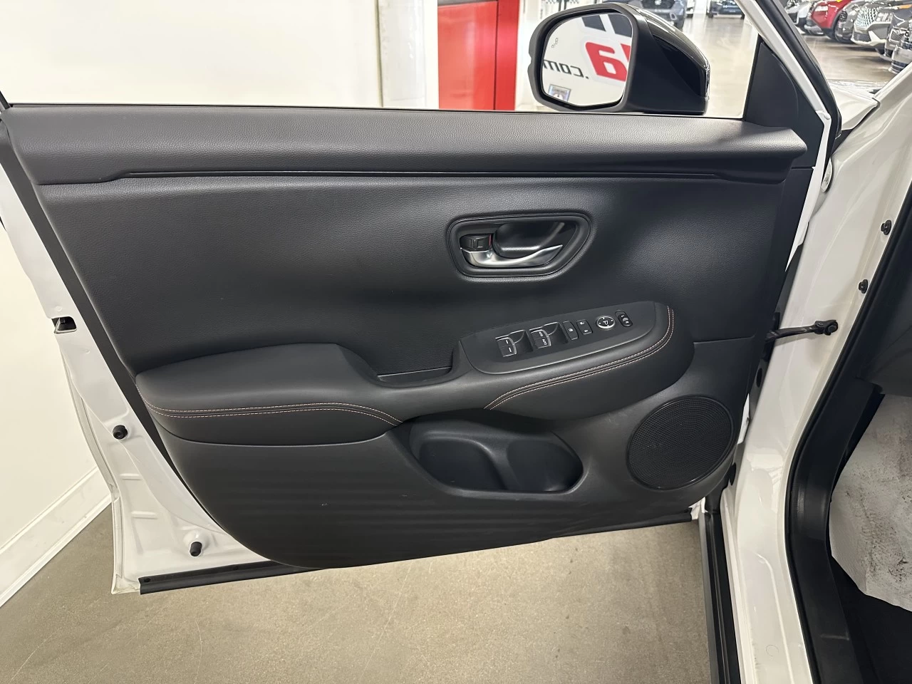 2023 Honda HR-V Sport https://www.lombardihonda.com/resize/b990ff35b810a3abc0cc817b2ca24889-1