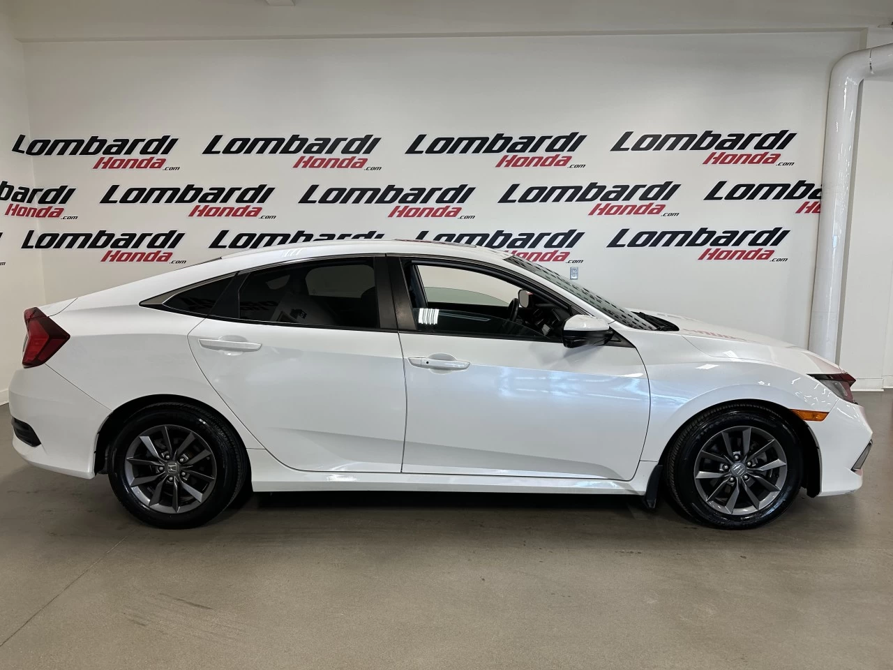 2020 Honda Civic EX https://www.lombardihonda.com/resize/b990ff35b810a3abc0cc817b2ca24889-1