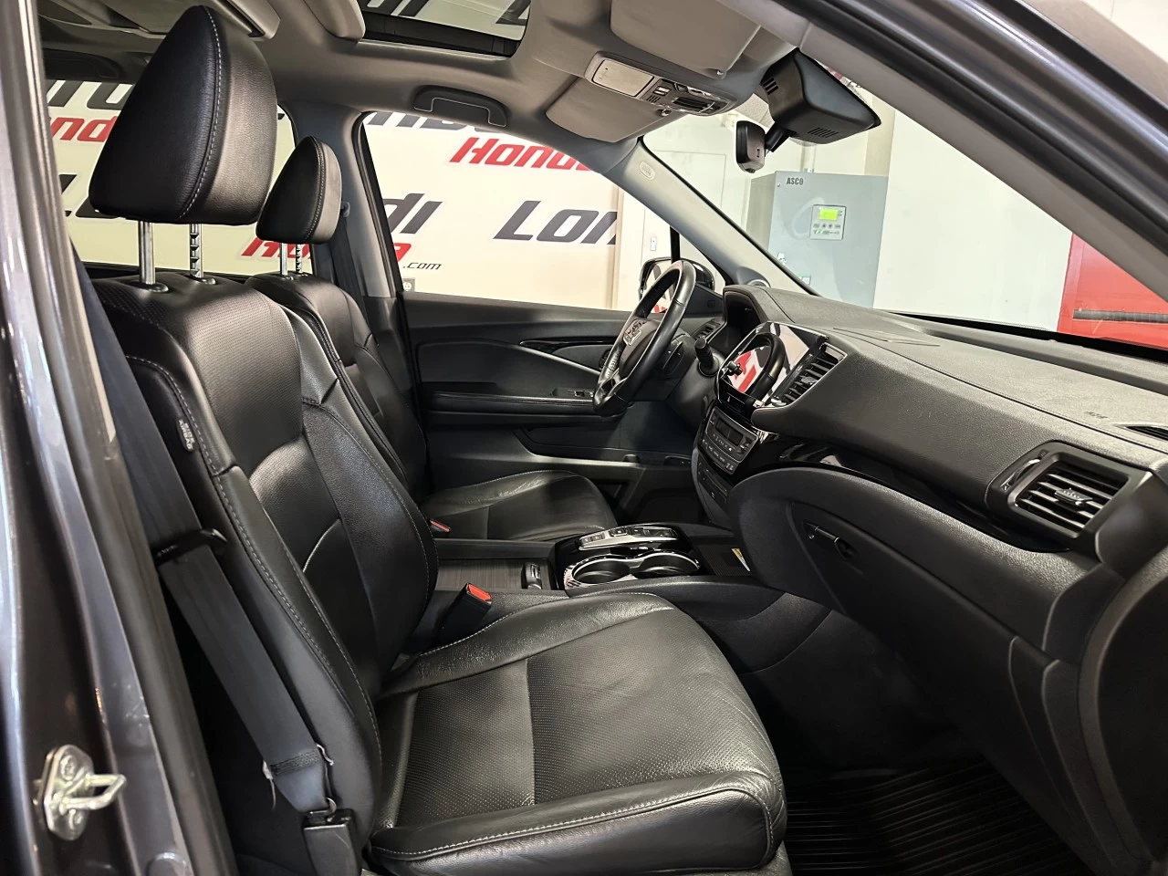 2019 Honda Pilot
                                                    Touring 7-Passenger Main Image