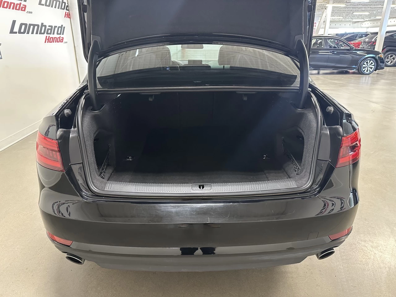 2017 Audi A4 Komfort Main Image