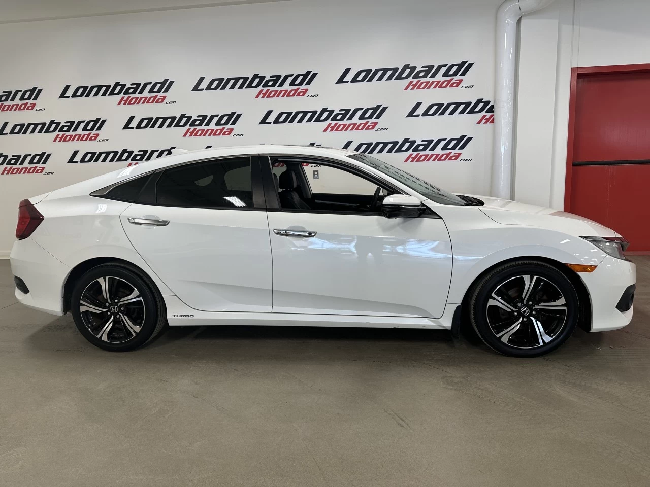 2017 Honda Civic Berline Touring Image principale