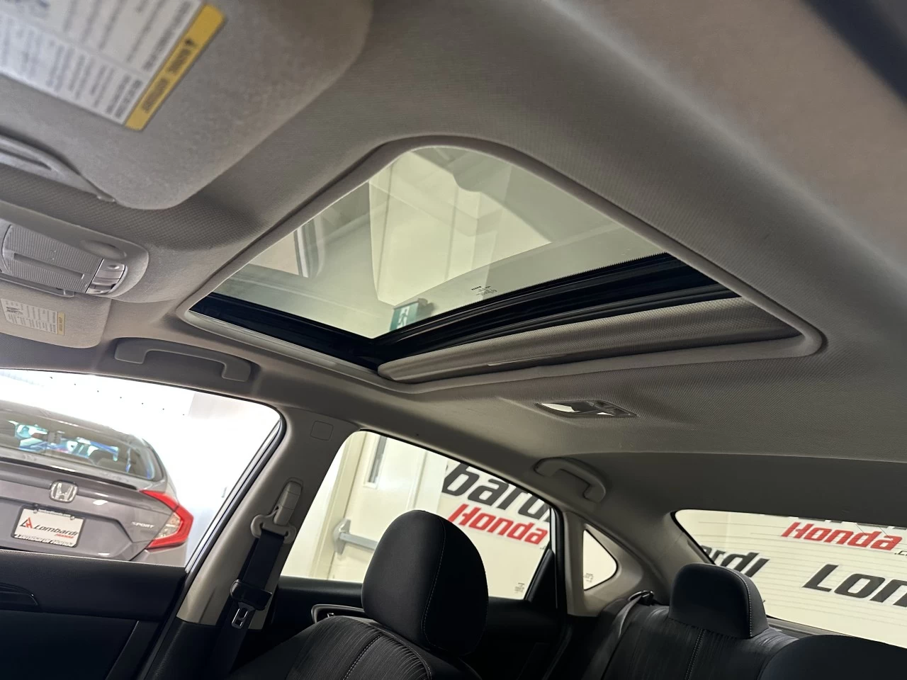 2018 Nissan Sentra
                                                    SV Image principale