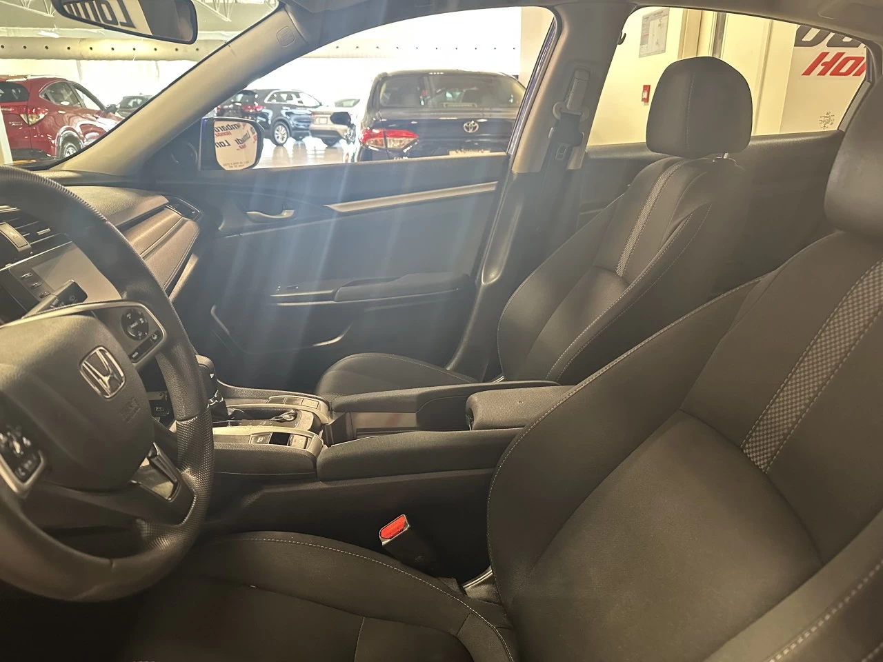 2020 Honda Civic
                                                    LX Image principale