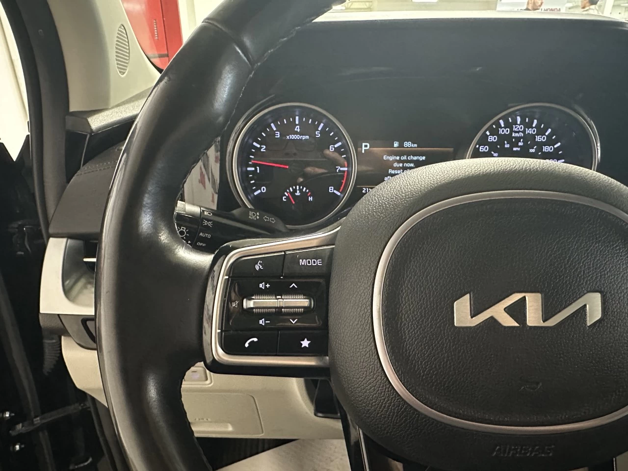 2024 Kia Carnival LX+ Main Image