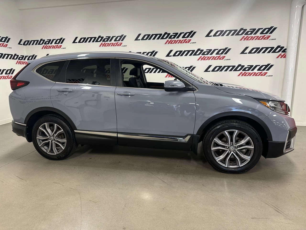 2022 Honda CR-V
                                                    Touring/Black Edition Main Image