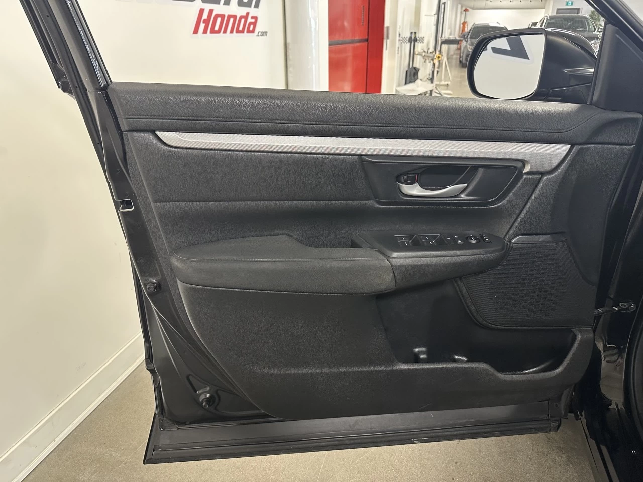2020 Honda CR-V
                                                    LX Image principale