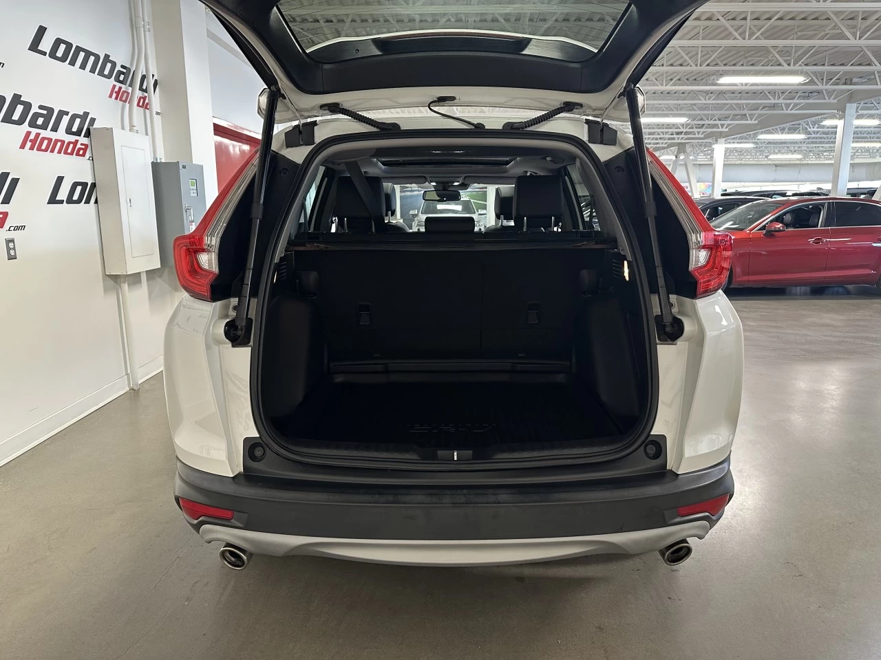 2019 Honda CR-V Touring Main Image