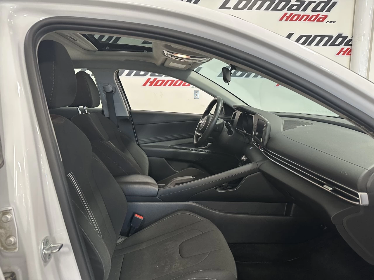 2021 Hyundai Elantra
                                                    Preferred Image principale