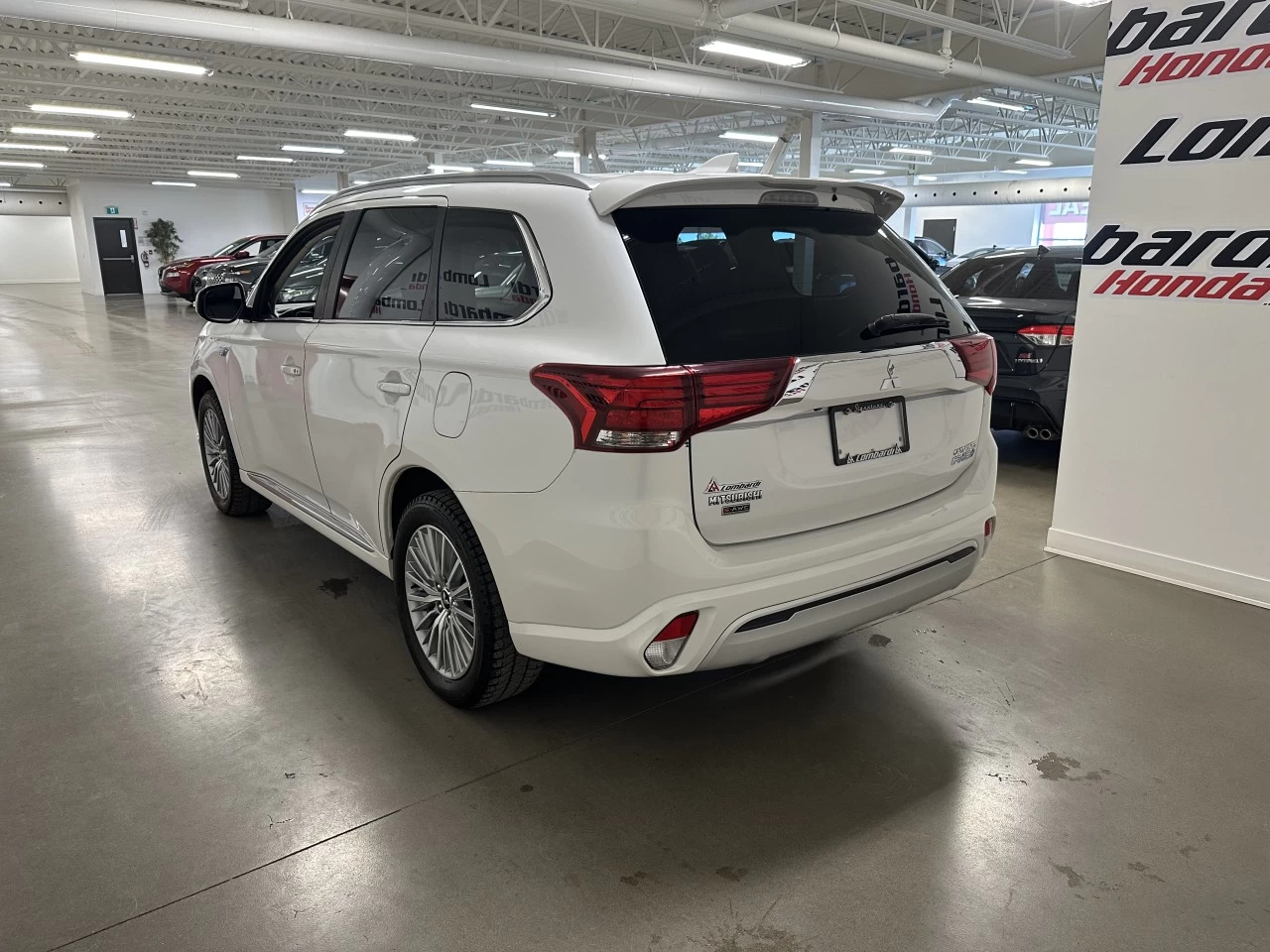 2019 Mitsubishi Outlander PHEV PHEV GT https://www.lombardihonda.com/resize/b990ff35b810a3abc0cc817b2ca24889-1