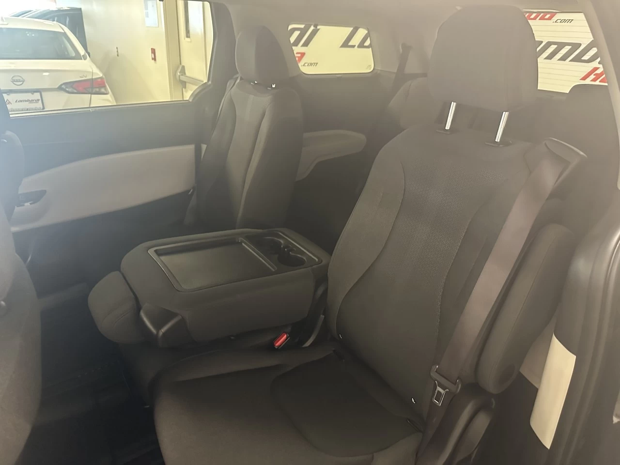 2024 Kia Carnival LX+ Main Image