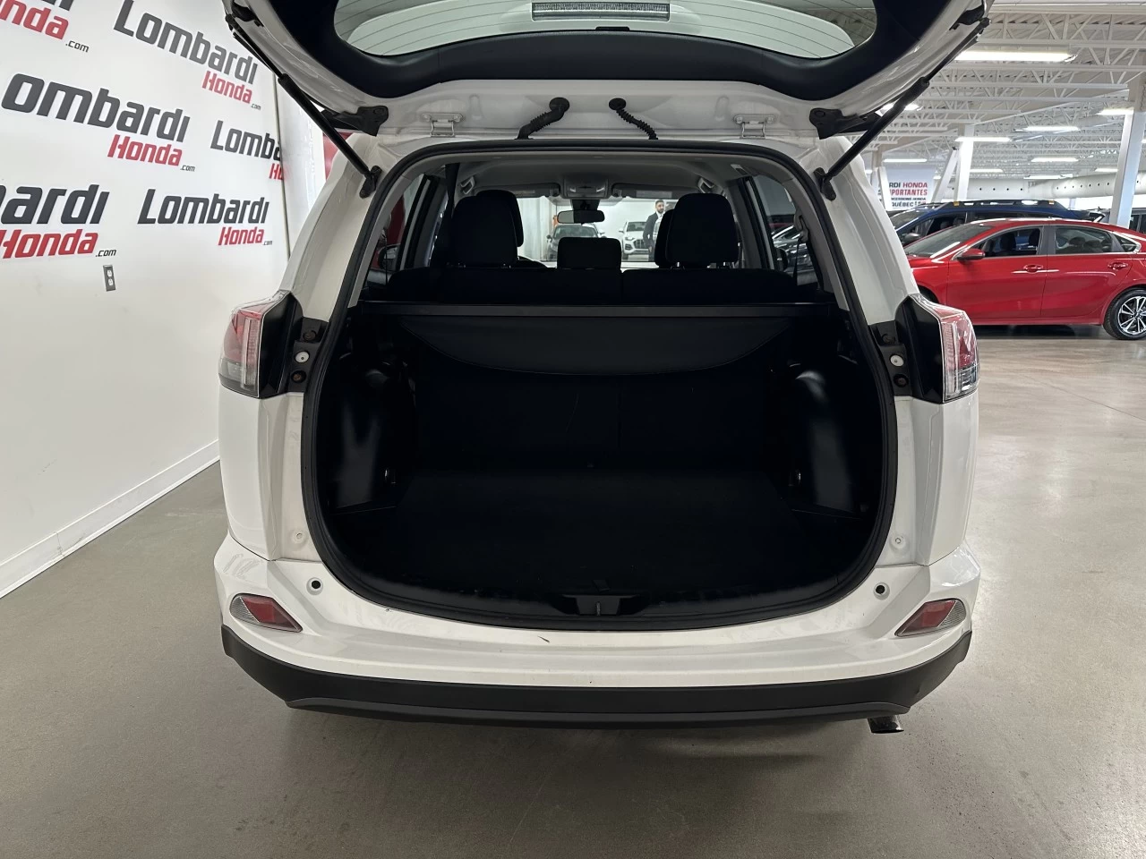 2018 Toyota RAV4 LE Main Image