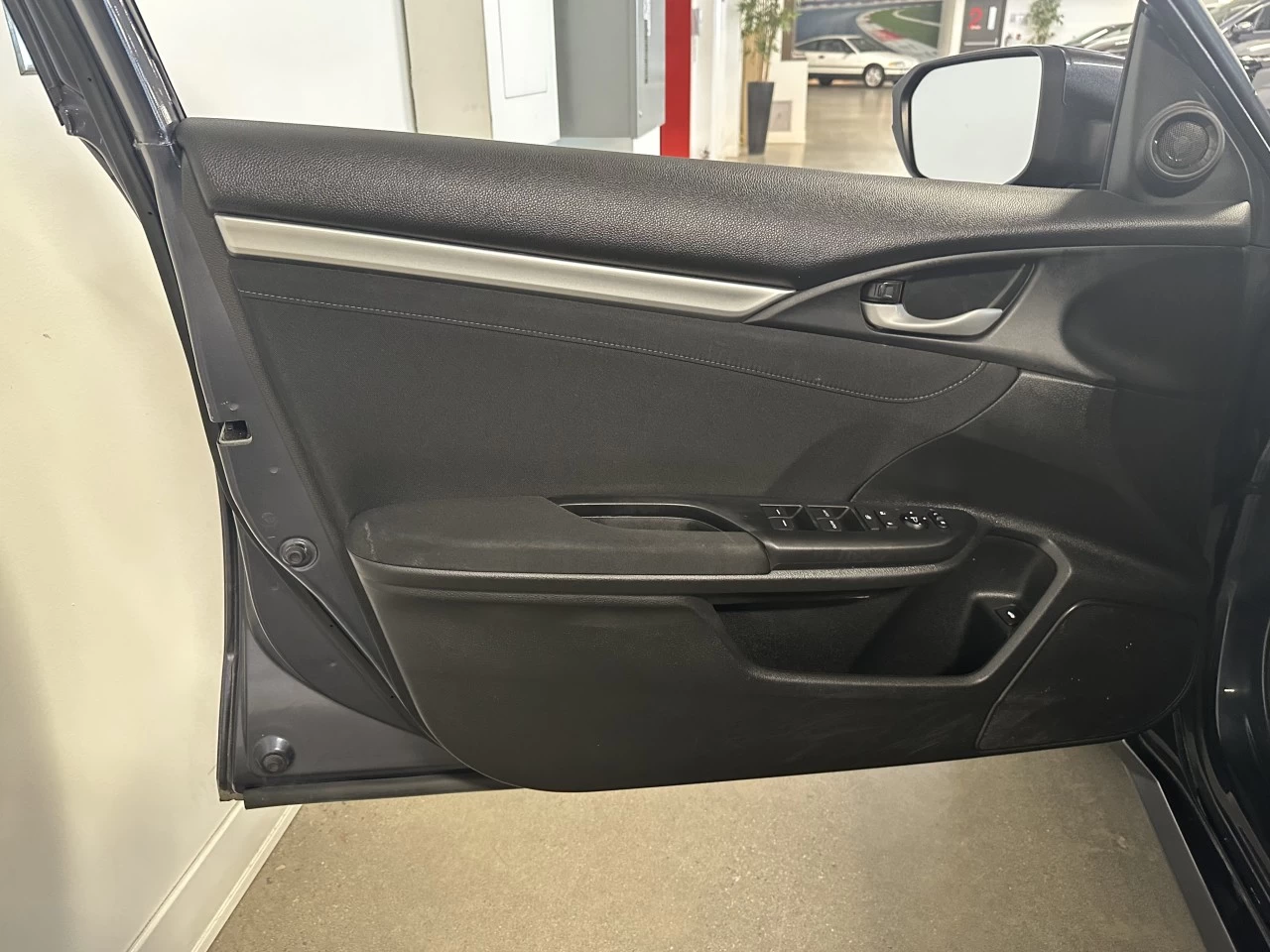 2021 Honda Civic
                                                    EX Main Image