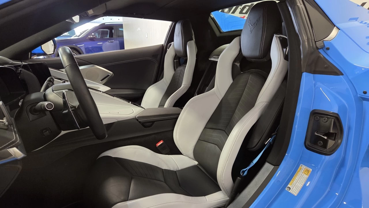 2023 Chevrolet Corvette 2LT https://www.lombardihonda.com/resize/b990ff35b810a3abc0cc817b2ca24889-1