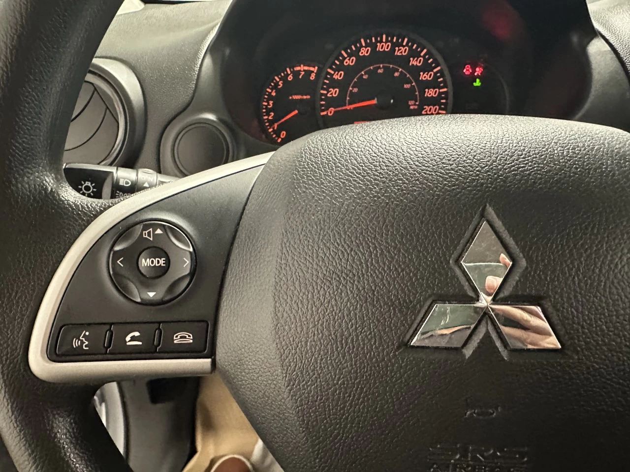 2022 Mitsubishi Mirage SE Image principale