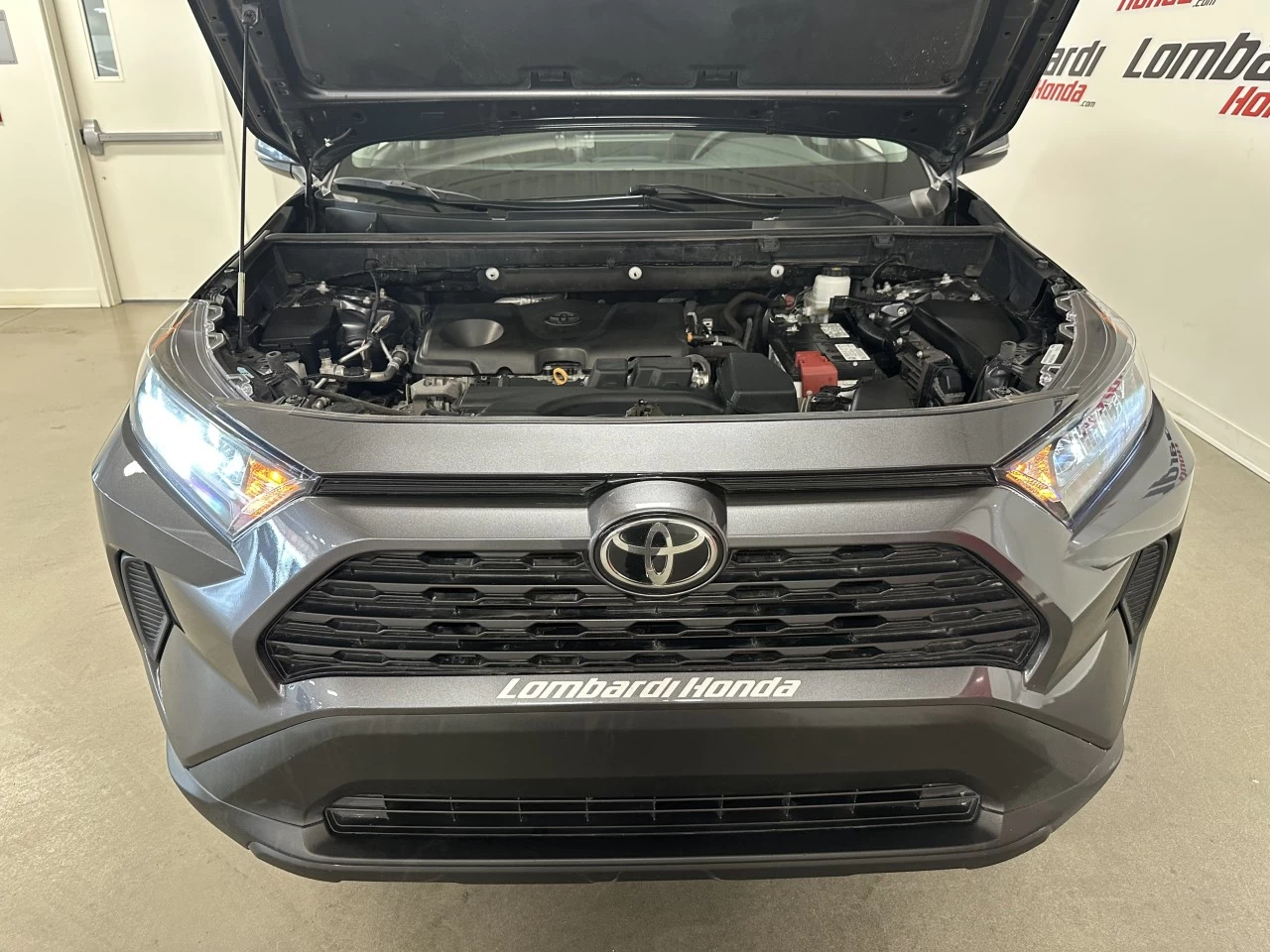 2023 Toyota RAV4 LE Image principale