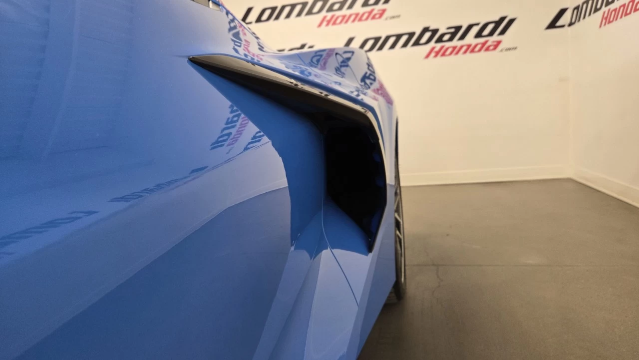 2023 Chevrolet Corvette 2LT https://www.lombardihonda.com/resize/b990ff35b810a3abc0cc817b2ca24889-1