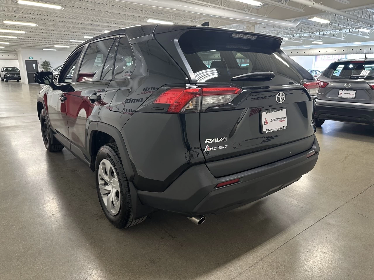 2022 Toyota RAV4 LE Main Image