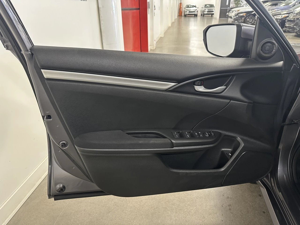 2021 Honda Civic
                                                    LX Image principale
