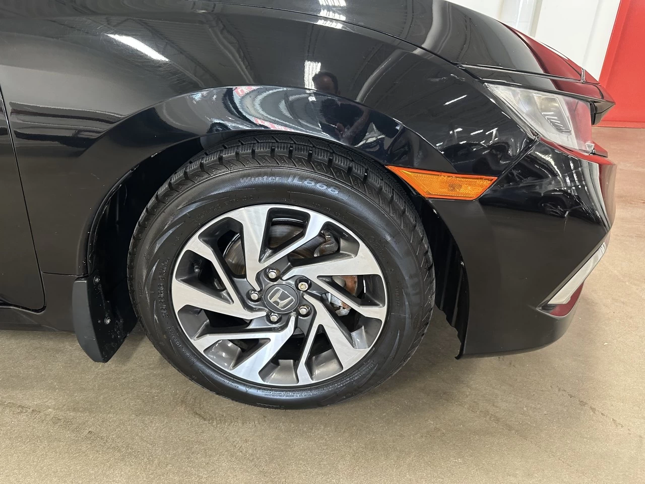 2020 Honda Civic
                                                    EX Main Image